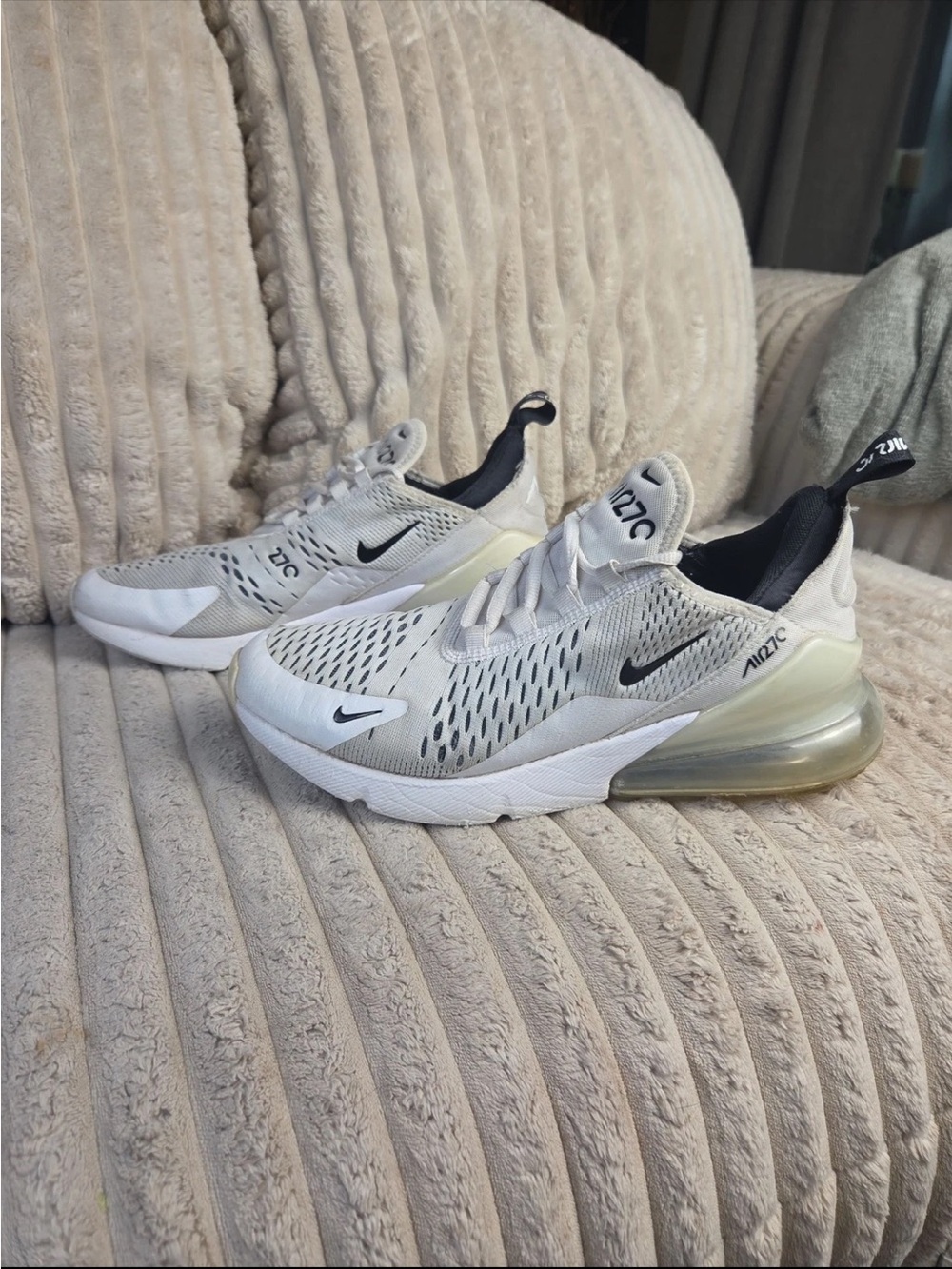 Nike Air Max 270 White Black Low Top Athletic Running Sneakers Men’s Size 9 - Picture 2 of 10